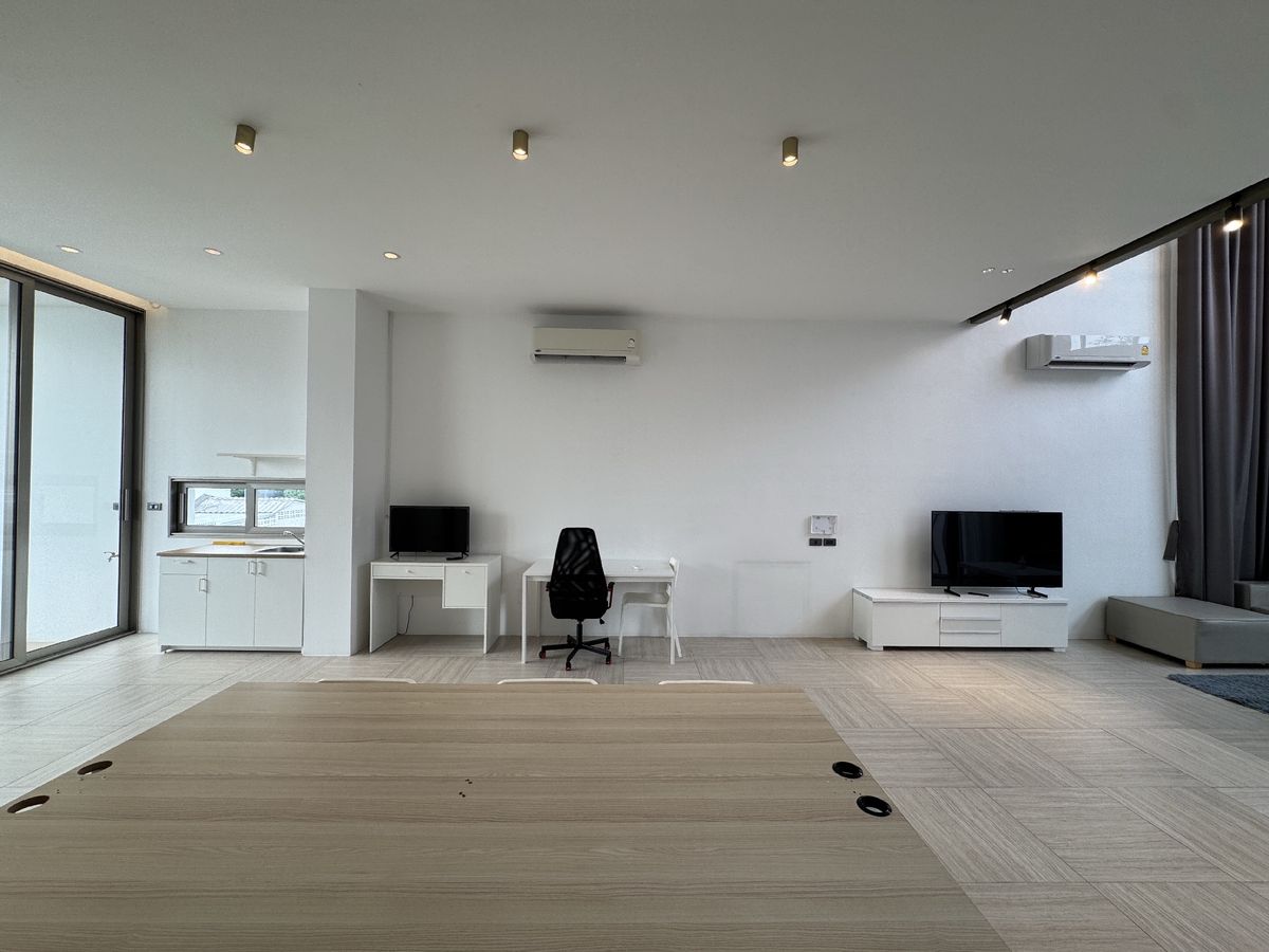 ขายทาวน์โฮมลาดพร้าว เซ็นทรัลลาดพร้าว : 🔥 ทาวน์โฮมพร้อมลิฟต์ส่วนตัว รัชดา–ลาดพร้าว | ใกล้ BTS ภาวนา | เหมาะทำโฮมออฟฟิศ 