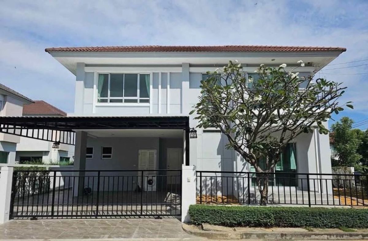 For RentHouseNawamin, Ramindra : 90,000.- Detached house behind the Granio Ram Inthra Project- Beautiful Garden Ring Road, near Fashion Island Along the motorway, convenient to travel.
