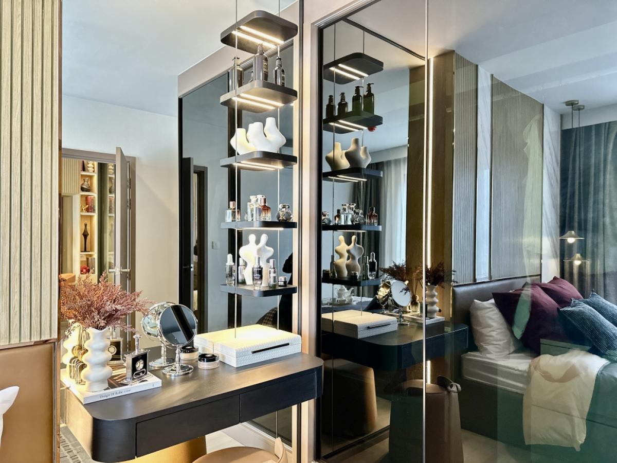 For SaleCondoLadprao, Central Ladprao : 🔥𝐒𝐔𝐏𝐄𝐑 𝐃𝐄𝐀𝐋🔥𝐋𝐢𝐟𝐞 𝐏𝐡𝐚𝐡𝐨𝐧-𝐋𝐚𝐝𝐩𝐫𝐚𝐨 𝟎 meters 🚅𝐁𝐓𝐒 next to Central Ladprao, few private units, best price💯, starting at 𝟒.𝟕  million* Call 📱𝟎𝟔𝟐-𝟓𝟐𝟔-𝟔𝟓𝟗𝟎