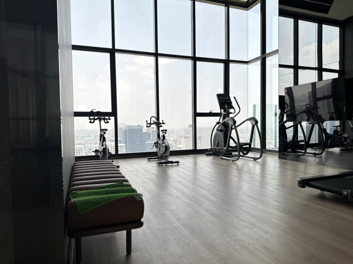 For SaleCondoLadprao, Central Ladprao : 🔥𝐒𝐔𝐏𝐄𝐑 𝐃𝐄𝐀𝐋🔥𝐋𝐢𝐟𝐞 𝐏𝐡𝐚𝐡𝐨𝐧-𝐋𝐚𝐝𝐩𝐫𝐚𝐨 𝟎 meters 🚅𝐁𝐓𝐒 next to Central Ladprao, few private units, best price💯, starting at 𝟒.𝟕  million* Call 📱𝟎𝟔𝟐-𝟓𝟐𝟔-𝟔𝟓𝟗𝟎