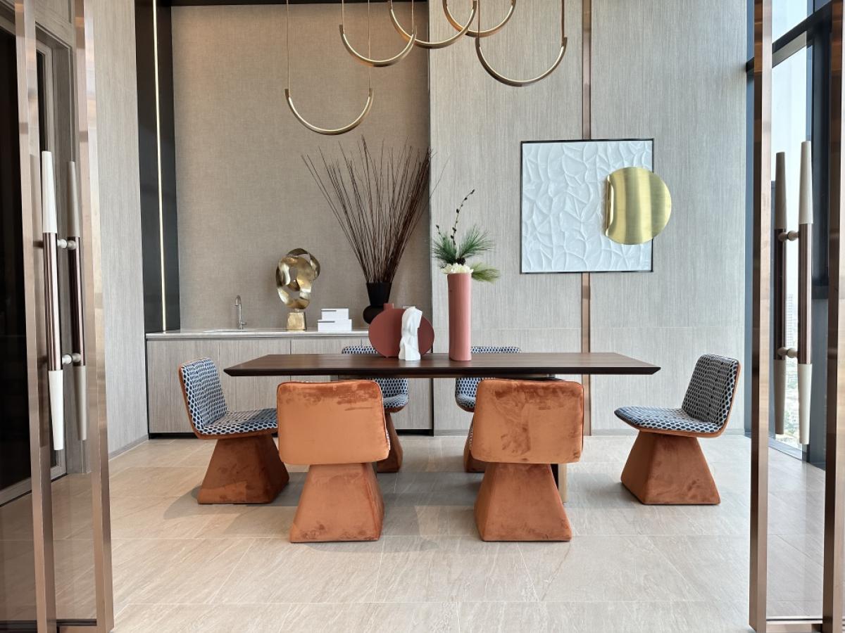 For SaleCondoLadprao, Central Ladprao : 🔥𝐒𝐔𝐏𝐄𝐑 𝐃𝐄𝐀𝐋🔥𝐋𝐢𝐟𝐞 𝐏𝐡𝐚𝐡𝐨𝐧-𝐋𝐚𝐝𝐩𝐫𝐚𝐨 𝟎 meters 🚅𝐁𝐓𝐒 next to Central Ladprao, few private units, best price💯, starting at 𝟒.𝟕  million* Call 📱𝟎𝟔𝟐-𝟓𝟐𝟔-𝟔𝟓𝟗𝟎