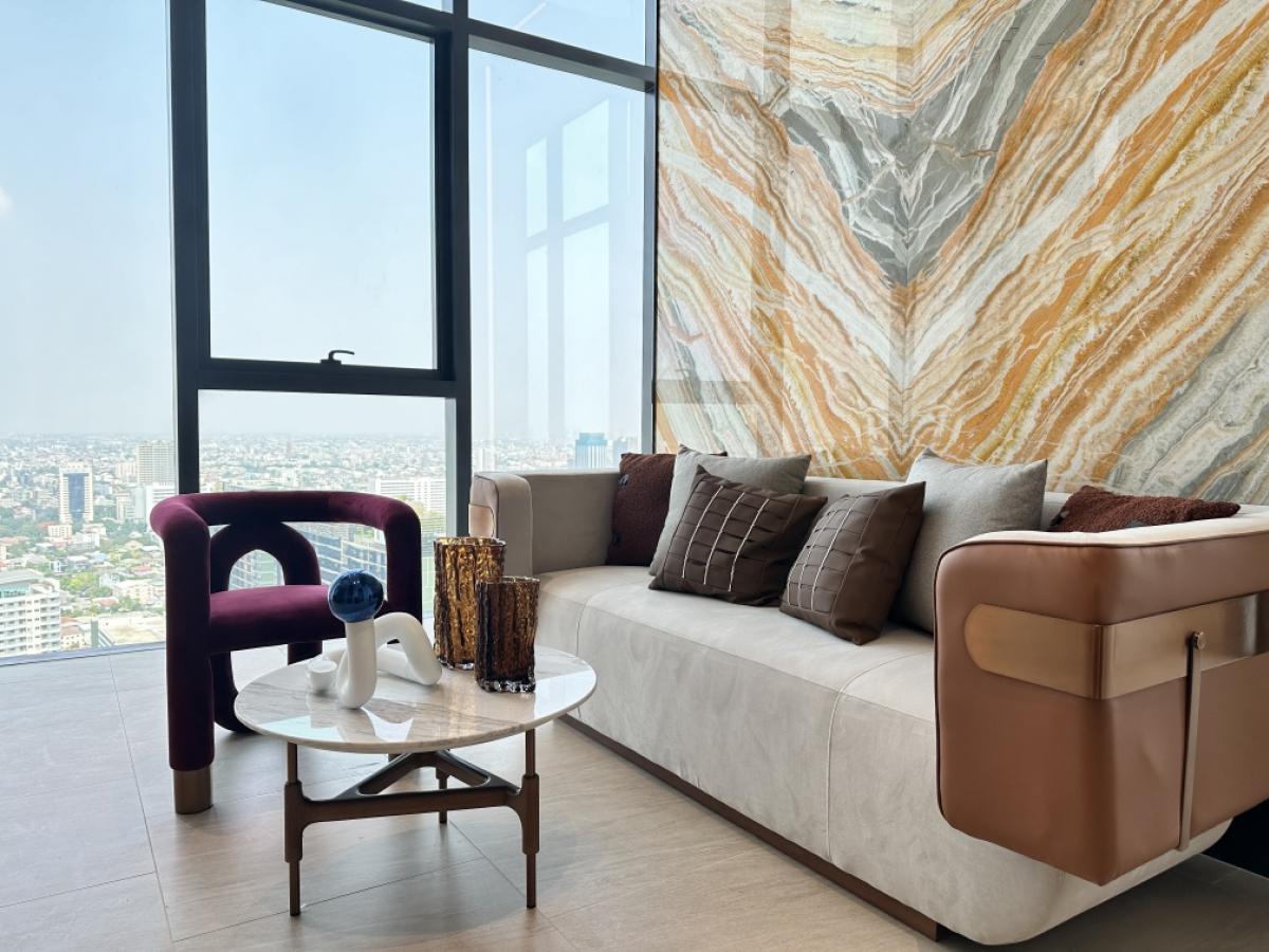 For SaleCondoLadprao, Central Ladprao : 🔥𝐒𝐔𝐏𝐄𝐑 𝐃𝐄𝐀𝐋🔥𝐋𝐢𝐟𝐞 𝐏𝐡𝐚𝐡𝐨𝐧-𝐋𝐚𝐝𝐩𝐫𝐚𝐨 𝟎 meters 🚅𝐁𝐓𝐒 next to Central Ladprao, few private units, best price💯, starting at 𝟒.𝟕  million* Call 📱𝟎𝟔𝟐-𝟓𝟐𝟔-𝟔𝟓𝟗𝟎