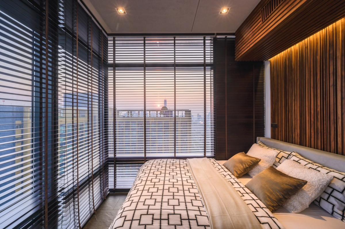 For SaleCondoRama9, Petchburi, RCA : Nice deco unit, nice modern import furniture, good location, easily traveling in many routes, ready to move in.