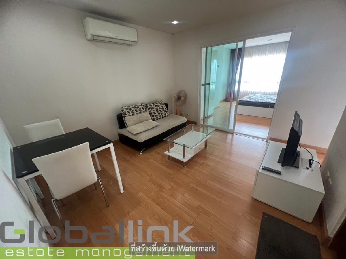 ให้เช่าคอนโดเชียงใหม่ : (GBL2003)🔥🏢 ห้องว่างให้เช่า🔥🏢  พร้อมอยู่ ใกล้สนามกอล์ฟ เดินทางสะดวก ติดถนนใหญ่ สนใจทักมาคุยรายละเอียดกันก่อนได้นะคะ Project name : CASA Condo ช้างเผือก➡️พื้นที่ 40.04 ตร.ม ➡️ชั้น 3 ตึก B➡️1 ห้องนอน 1 ห้องน้ำ ➡️เตียงนอนพร้อมที่นอน➡️แอร์      2 ตัว➡️ทีวี   