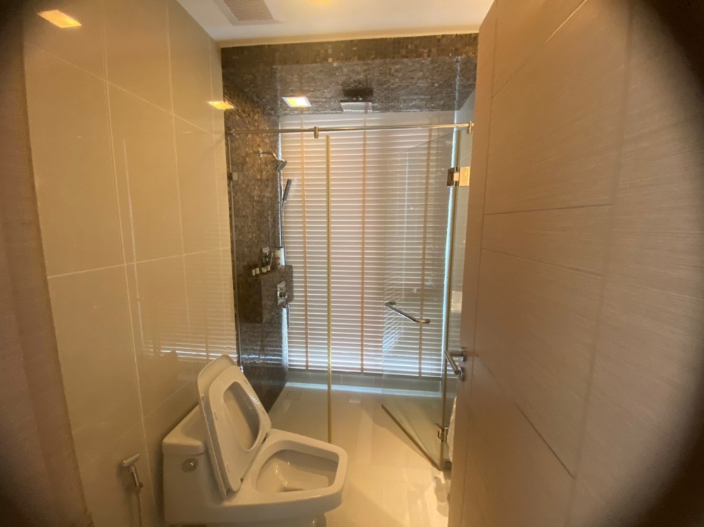 ให้เช่าคอนโดพัทยา บางแสน ชลบุรี สัตหีบ : For rent the Palm wongamat Beach Front Pattaya 2beds room side view  (S03-0961)