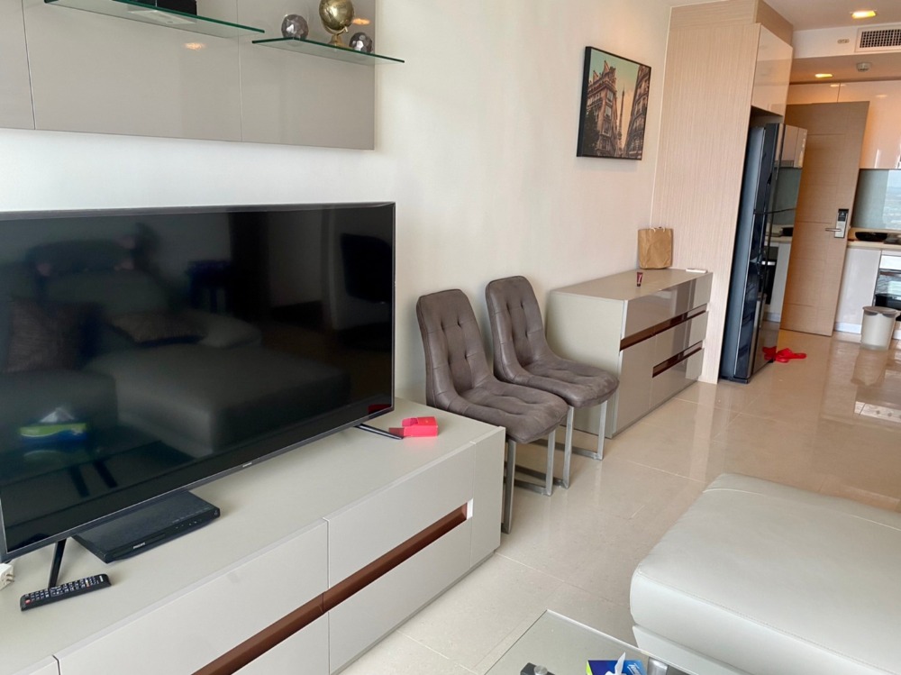 ให้เช่าคอนโดพัทยา บางแสน ชลบุรี สัตหีบ : For rent the Palm wongamat Beach Front Pattaya 2beds room side view  (S03-0961)