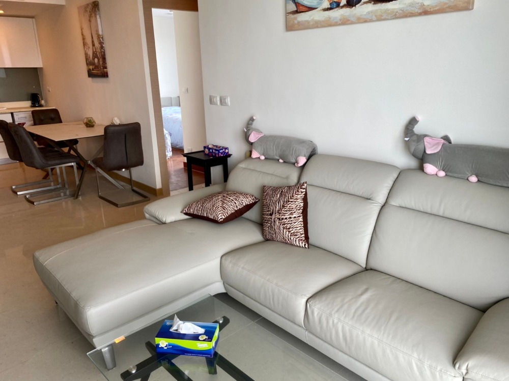 ให้เช่าคอนโดพัทยา บางแสน ชลบุรี สัตหีบ : For rent the Palm wongamat Beach Front Pattaya 2beds room side view  (S03-0961)