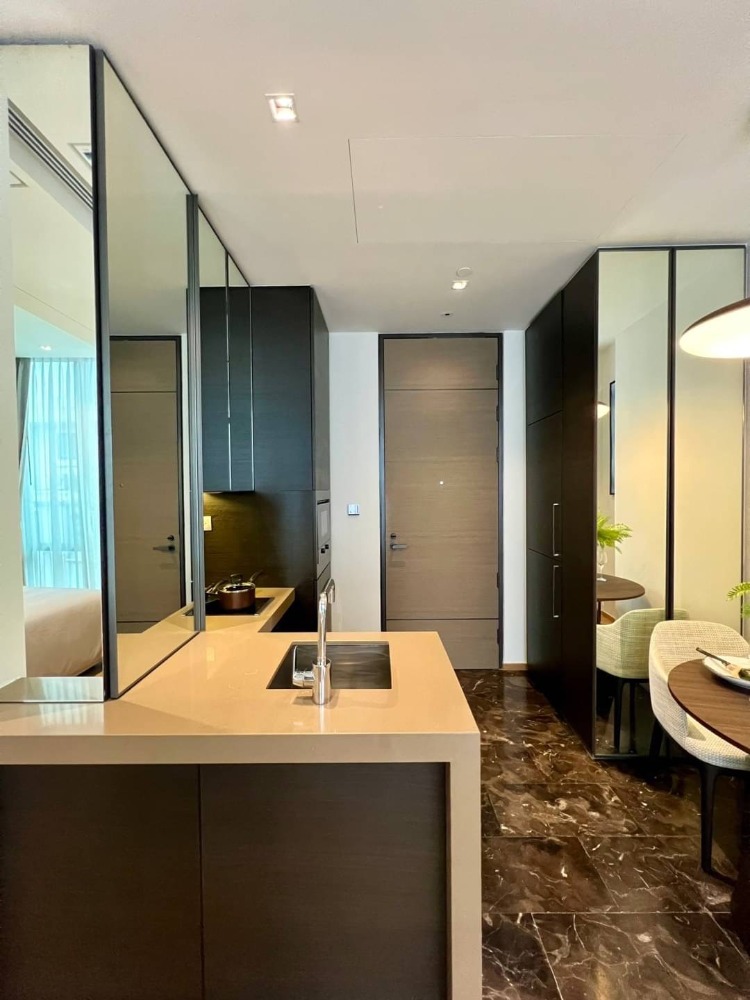 For RentCondoWitthayu, Chidlom, Langsuan, Ploenchit : For rent, 1 bedroom, new room, ready to move in. Location in the heart of the city, Chidlom Rd.