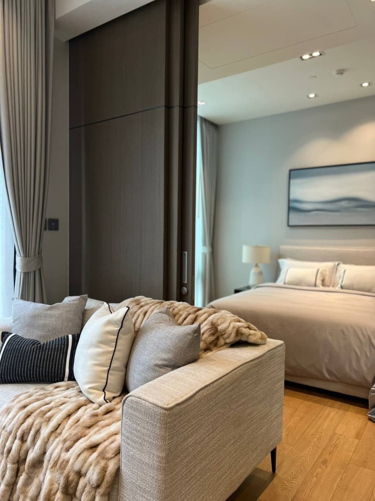 For RentCondoWitthayu, Chidlom, Langsuan, Ploenchit : For rent, 1 bedroom, new room, ready to move in. Location in the heart of the city, Chidlom Rd.