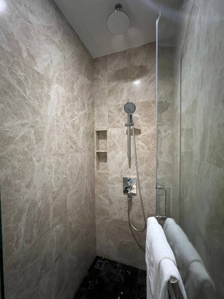 For RentCondoWitthayu, Chidlom, Langsuan, Ploenchit : For rent, 1 bedroom, new room, ready to move in. Location in the heart of the city, Chidlom Rd.