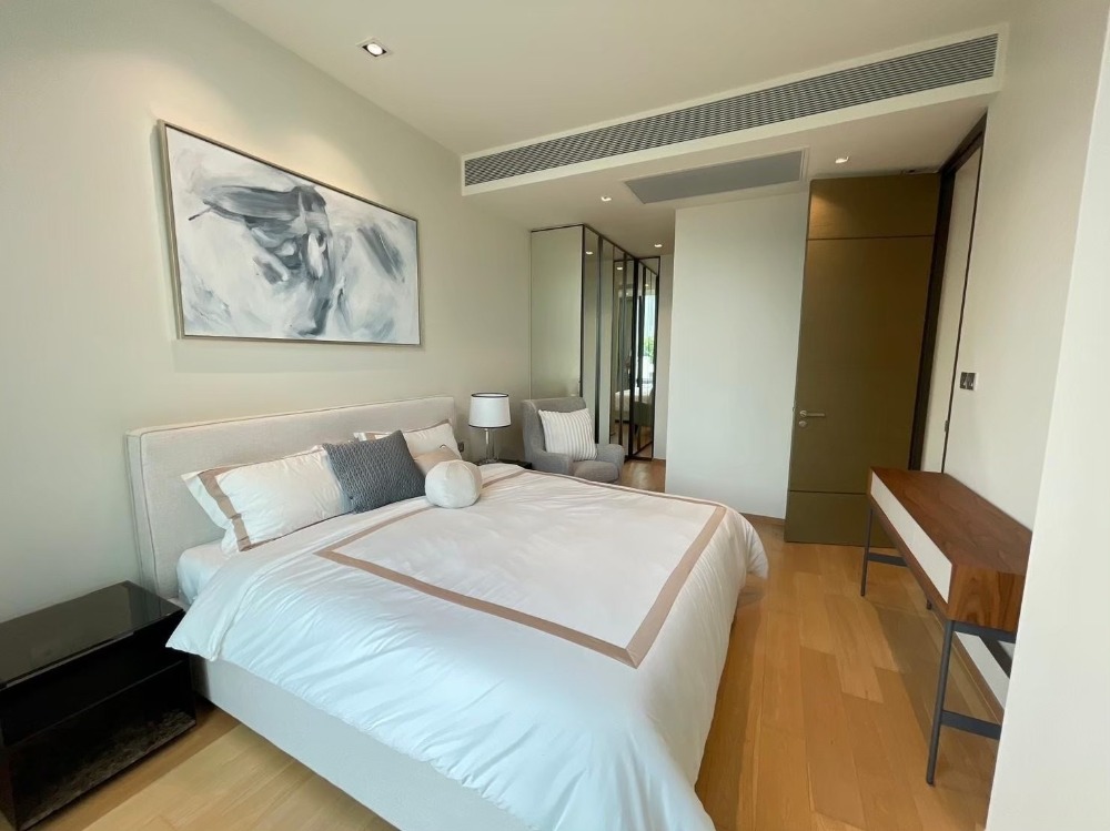 For RentCondoWitthayu, Chidlom, Langsuan, Ploenchit : For rent, 2 bedrooms, fully furnished, ready to move in, new room in the heart of the city on Chidlom Road.