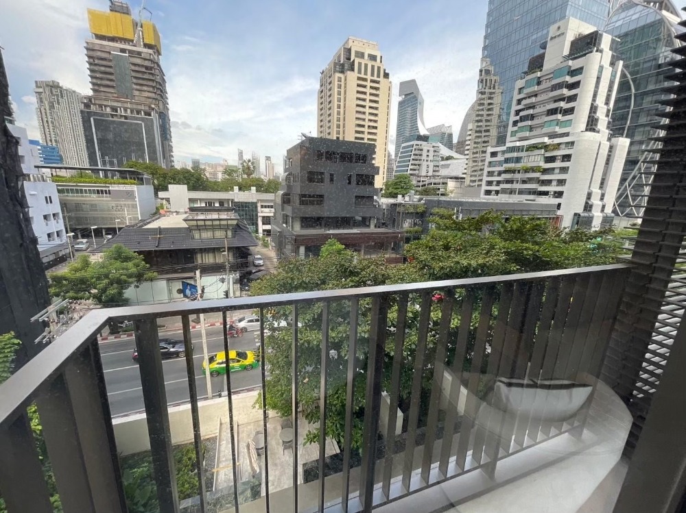 For RentCondoWitthayu, Chidlom, Langsuan, Ploenchit : For rent, 2 bedrooms, fully furnished, ready to move in, new room in the heart of the city on Chidlom Road.