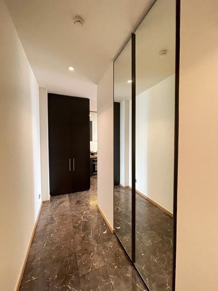 For RentCondoWitthayu, Chidlom, Langsuan, Ploenchit : For rent, 2 bedrooms, fully furnished, ready to move in, new room in the heart of the city on Chidlom Road.