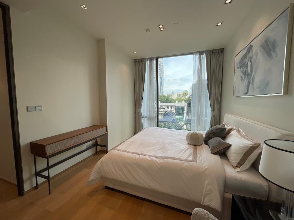 For RentCondoWitthayu, Chidlom, Langsuan, Ploenchit : For rent, 2 bedrooms, fully furnished, ready to move in, new room in the heart of the city on Chidlom Road.