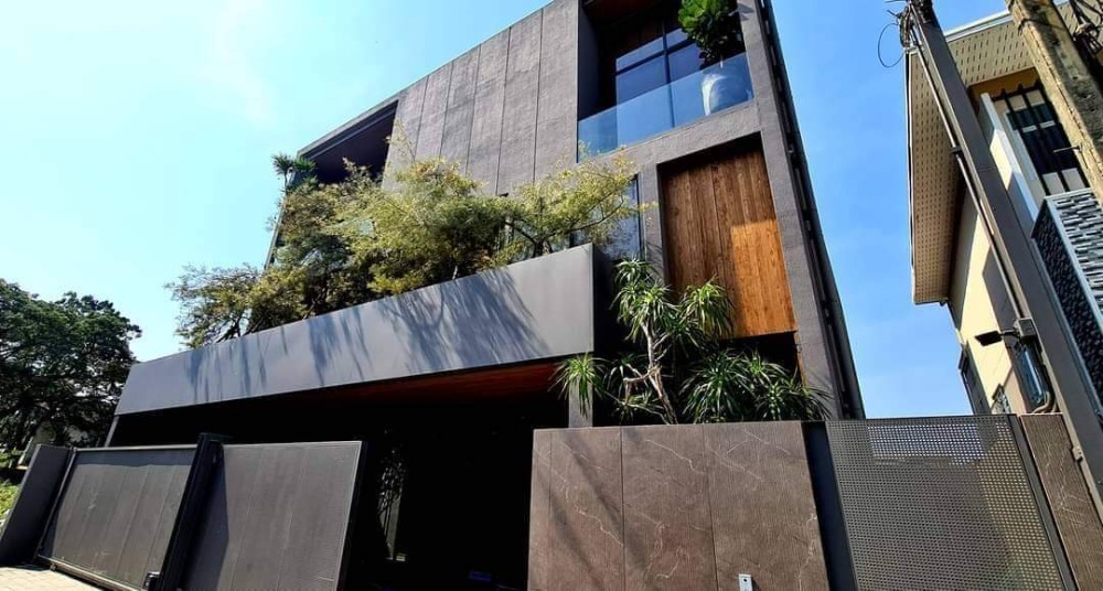 ขายบ้านเลียบทางด่วนรามอินทรา : ขายบ้านเดี่ยว 3 ชั้น สไตล์ Unique Modern นาคนิวาส ทำเลดี เงียบสงบ เดินทางสะดวก ใกล้เซ็นทรัลอีสวิลล์ CDC เลียบด่วน รามอินทรา