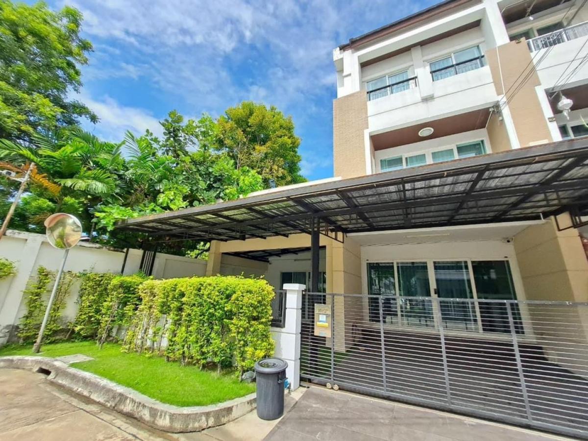 For RentTownhomeRathburana, Suksawat : For rent: 3-storey townhouse, Baan Klang Muang, Urbanian, Rama 3 - Suk Sawat, beautiful corner house with office, near HomePro, opposite Big C, community area, cheap price