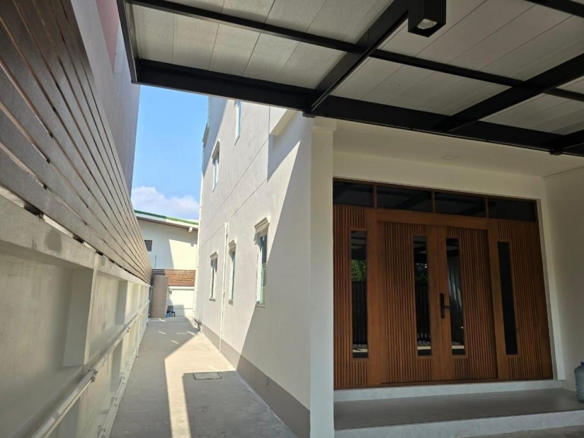 ขายทาวน์โฮมโชคชัย4 ลาดพร้าว71 : 📢👇ขาย Townhome 3 ชั้นราคาถูกที่สุดใน ซอยนาคนิวาส เดินทางสะดวก หลายเส้นทาง เข้าได้ทั้งจากโชคชัย4 และลาดพร้าว 71 , รัชดา, ประดิษฐ์มนูญธรรม เกษตร-นวมินทร์ ห่างสถานีรถไฟฟ้าสายสีเหลืองเพียง 1 กม.ใกล้ห้างเซ็นทรัลอีสวิวเพียง 5 นาที คริลตัสพาร์ค,โฮมโปร,เทสโก้โล