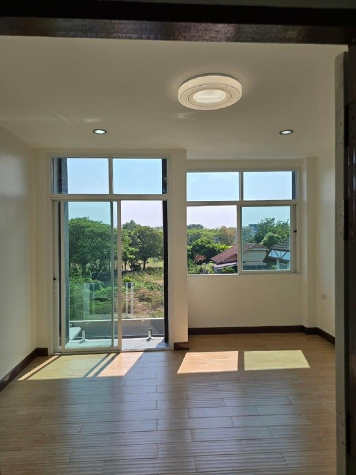 ขายทาวน์โฮมโชคชัย4 ลาดพร้าว71 : 📢👇ขาย Townhome 3 ชั้นราคาถูกที่สุดใน ซอยนาคนิวาส เดินทางสะดวก หลายเส้นทาง เข้าได้ทั้งจากโชคชัย4 และลาดพร้าว 71 , รัชดา, ประดิษฐ์มนูญธรรม เกษตร-นวมินทร์ ห่างสถานีรถไฟฟ้าสายสีเหลืองเพียง 1 กม.ใกล้ห้างเซ็นทรัลอีสวิวเพียง 5 นาที คริลตัสพาร์ค,โฮมโปร,เทสโก้โล