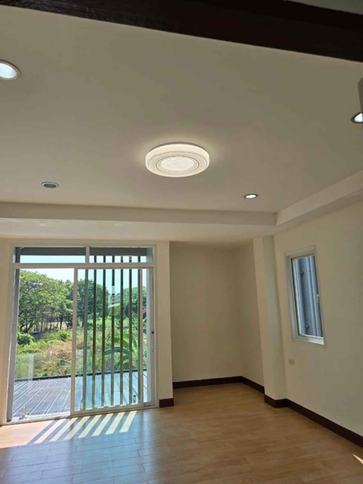 ขายทาวน์โฮมโชคชัย4 ลาดพร้าว71 : 📢👇ขาย Townhome 3 ชั้นราคาถูกที่สุดใน ซอยนาคนิวาส เดินทางสะดวก หลายเส้นทาง เข้าได้ทั้งจากโชคชัย4 และลาดพร้าว 71 , รัชดา, ประดิษฐ์มนูญธรรม เกษตร-นวมินทร์ ห่างสถานีรถไฟฟ้าสายสีเหลืองเพียง 1 กม.ใกล้ห้างเซ็นทรัลอีสวิวเพียง 5 นาที คริลตัสพาร์ค,โฮมโปร,เทสโก้โล