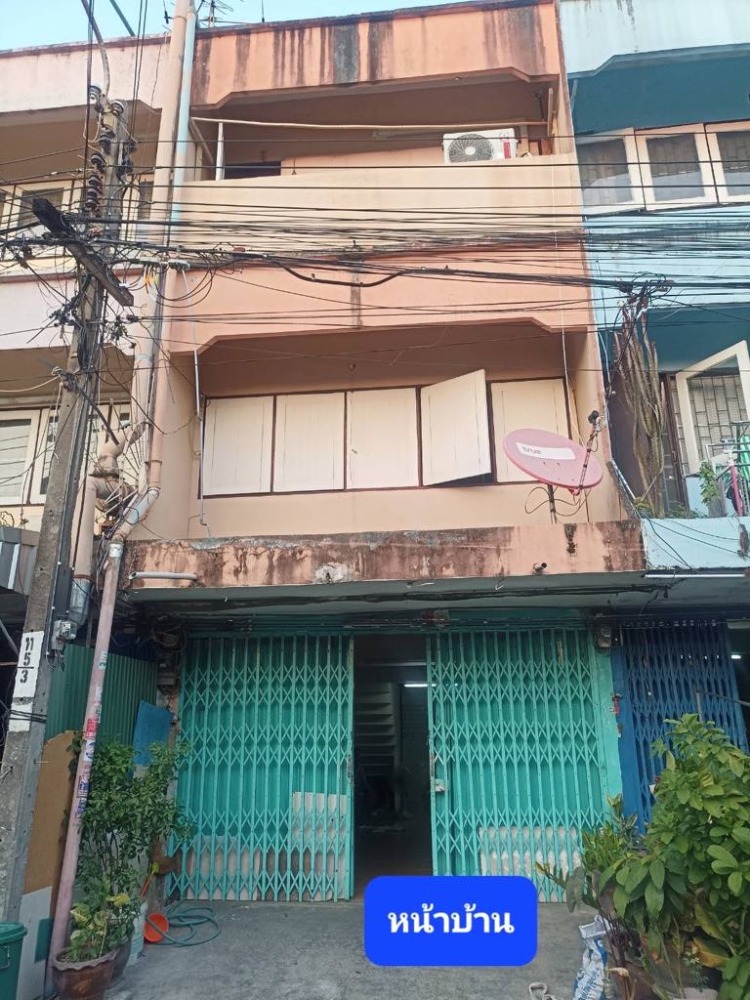 For SaleShop HouseThaphra, Talat Phlu, Wutthakat : Commercial building for sale, 3 floors, 19 sq m, Soi Amrit, Thoet Thai Road, Bang Wa Subdistrict, Phasi Charoen District, Bangkok.