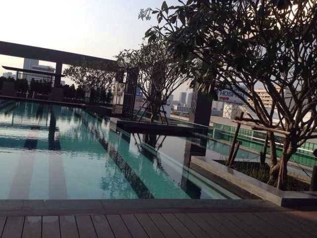 ขายคอนโดพระราม 9 เพชรบุรีตัดใหม่ RCA : For sale Condo thru Thonglor 2Beds hight floor(S15-28809)