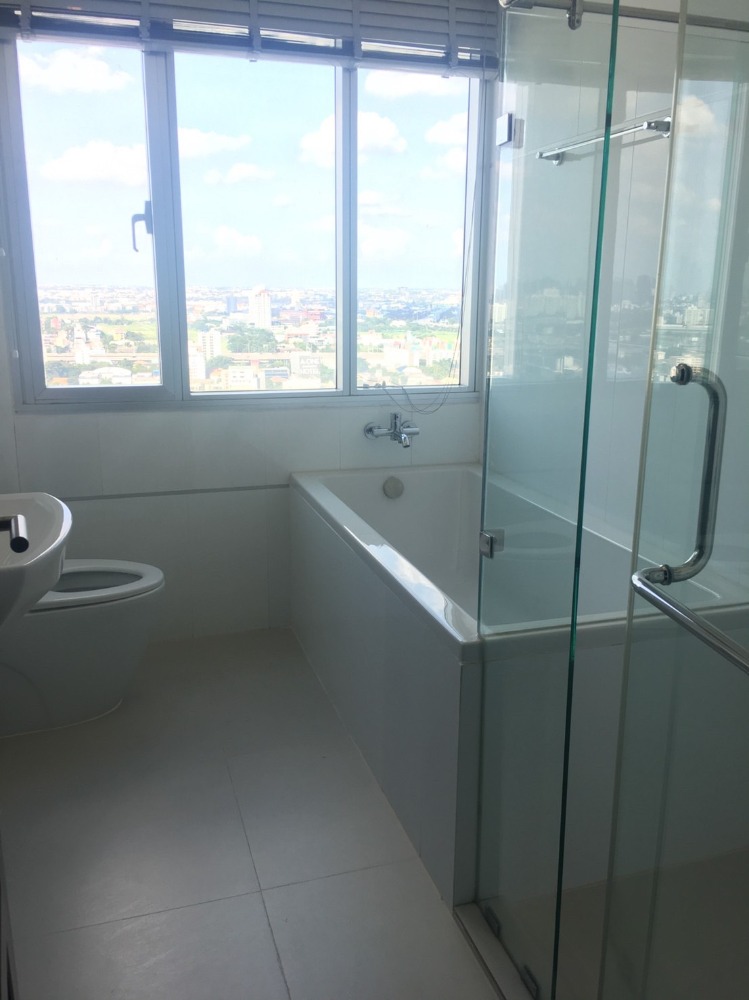 ขายคอนโดพระราม 9 เพชรบุรีตัดใหม่ RCA : For sale Condo thru Thonglor 2Beds hight floor(S15-28809)