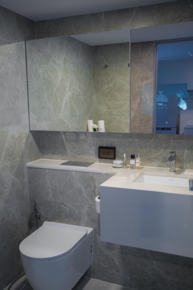 ให้เช่าคอนโดรัชดา ห้วยขวาง : 🔥ให้เช่าด่วน🔥โซโห​ แบงค็อก​ รัชดา ใกล้ BTS ห้วยขวาง เฟอร์นิเจอร์ครบ พร้อมเข้าอยู่ 