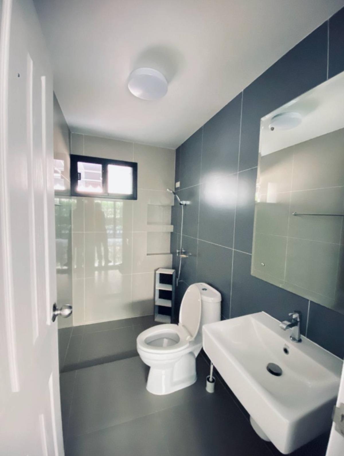 ขายบ้านมีนบุรี-ร่มเกล้า : บ้านเดี่ยว เดอะริคโค้ เรสซิเด้นซ์ วงแหวนฯ-จตุโชติ คลองสามวา กทม. 50.60 ตร.ว. 4นอน 3น้ำ 2จอด