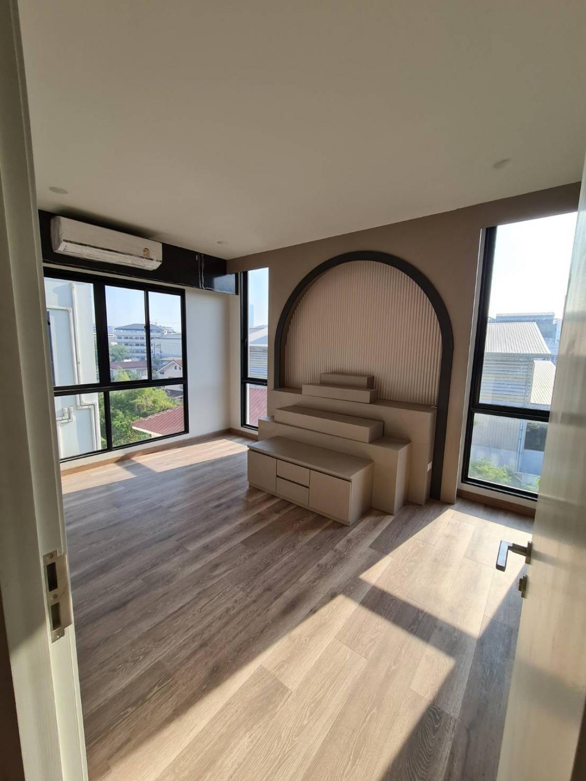 For SaleTownhomeRama3 (Riverside),Satupadit : Demi Sathu 49, new house, largest size, corner house, 300 sq m, 39 million.