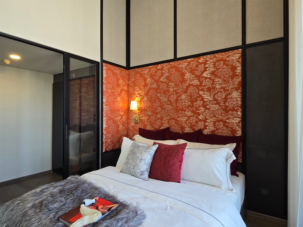 ขายคอนโดสยาม จุฬา สามย่าน : Park Origin Chula - Samyan【𝐒𝐄𝐋𝐋】🔥รีบจองเลย!! 2 ห้องนอน สวย สไตล์จีนโมเดิร์น ตกแต่งแล้ว วิวใจกลางเมือง เฟอร์นิเจอร์ครบ ส่วนกลางจัดเต็ม ใกล้ MRT สามย่าน ด่วน!!🔥ติดต่อไลน์ไอดี: @hacondo