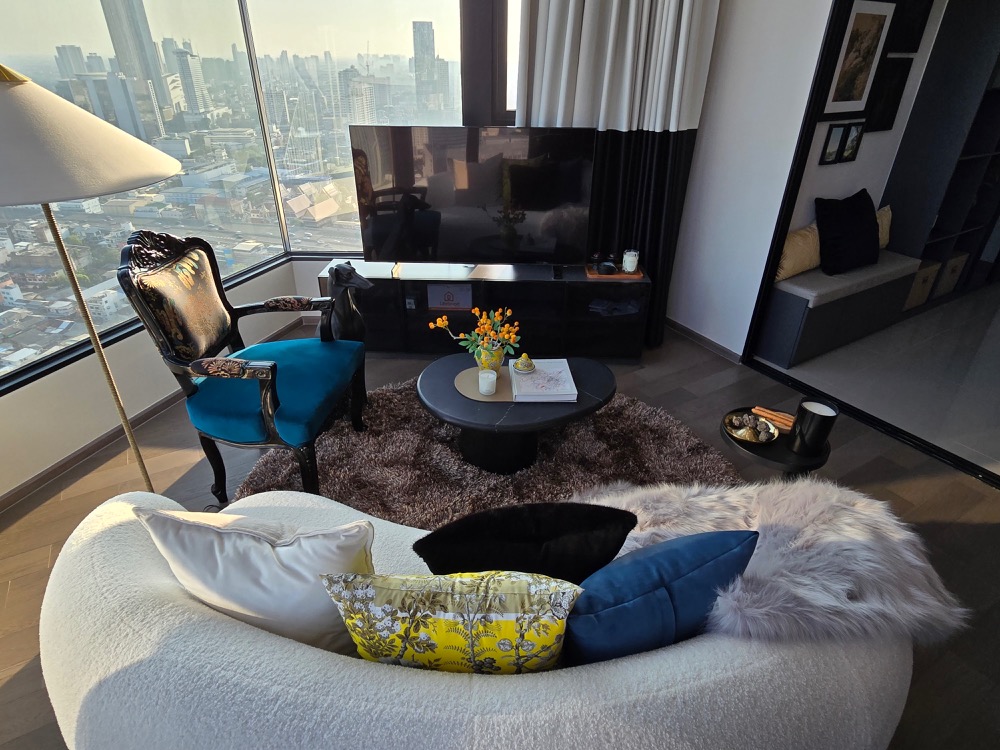 ขายคอนโดสยาม จุฬา สามย่าน : Park Origin Chula - Samyan【𝐒𝐄𝐋𝐋】🔥รีบจองเลย!! 2 ห้องนอน สวย สไตล์จีนโมเดิร์น ตกแต่งแล้ว วิวใจกลางเมือง เฟอร์นิเจอร์ครบ ส่วนกลางจัดเต็ม ใกล้ MRT สามย่าน ด่วน!!🔥ติดต่อไลน์ไอดี: @hacondo