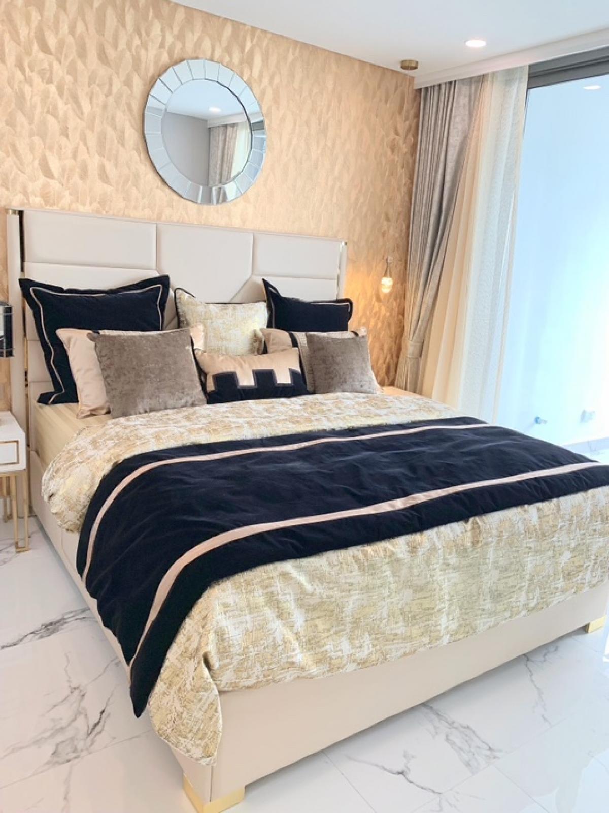 For SaleCondoPattaya, Bangsaen, Chonburi : Luxury Beachfront Condo FOR SALE - Copacabana Beach Jomtien Pattaya 2 BR + balcony Jacuzzi