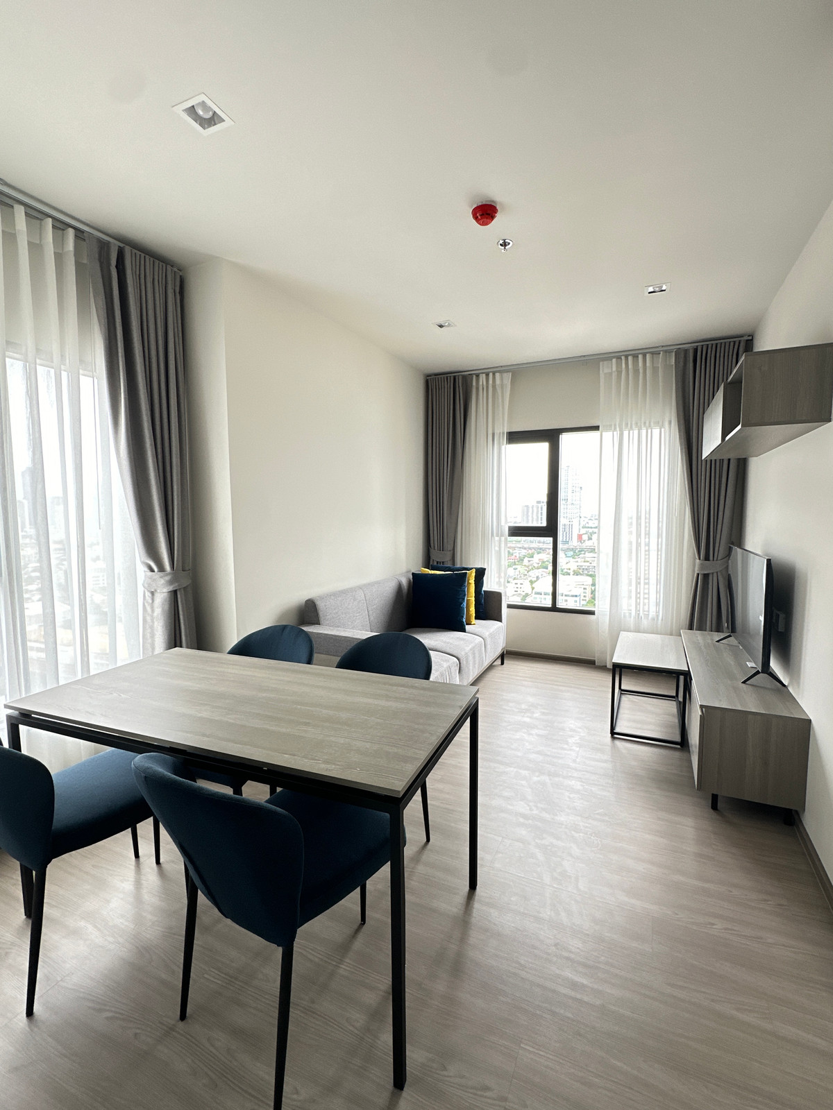 For RentCondoRama9, Petchburi, RCA : The base phetchaburi thonglor