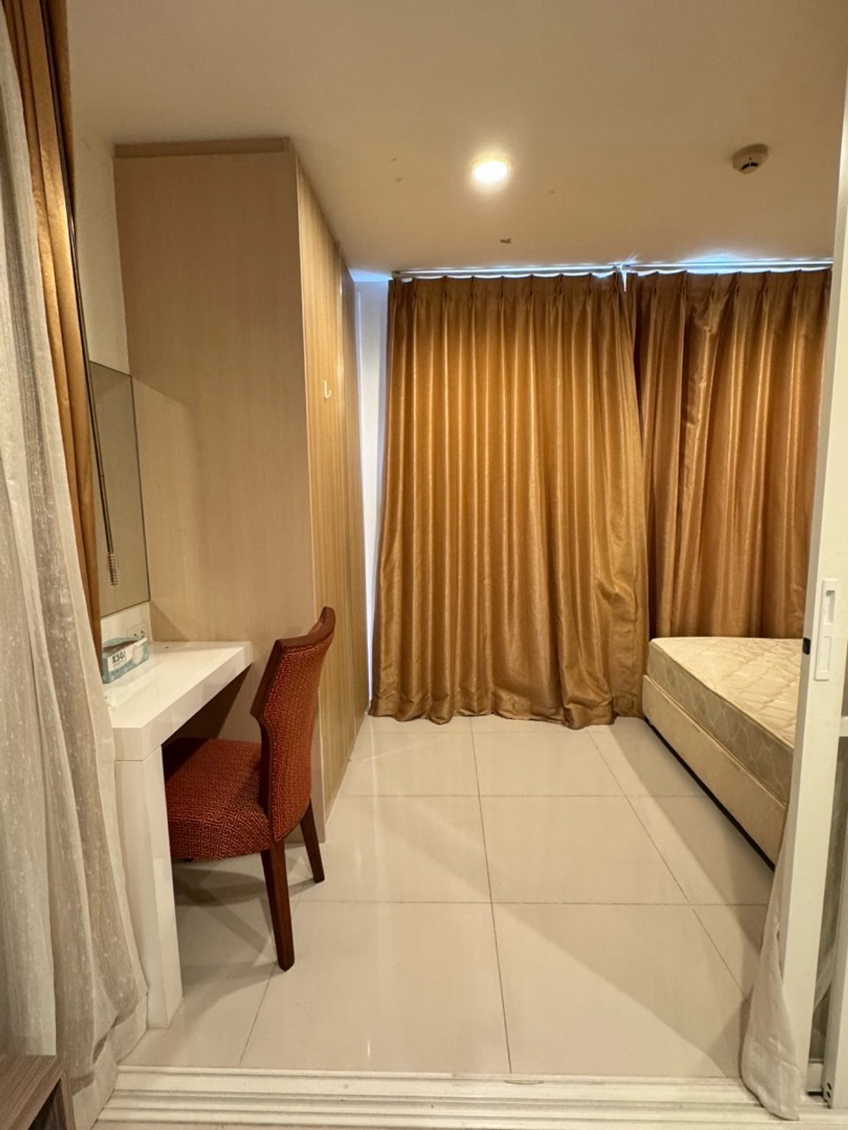 For RentCondoPattanakan, Srinakarin : ✅ NEW 📍9,000 .-/ Swimming pool view, size 37 sq.m., New 1, 1 water, condo, Ilime, beautiful room, comfortable furniture Complete electrical appliances with washing machine, Aunt Mam Tel: 0992982923 Lineid: 0644740951 CH2/3