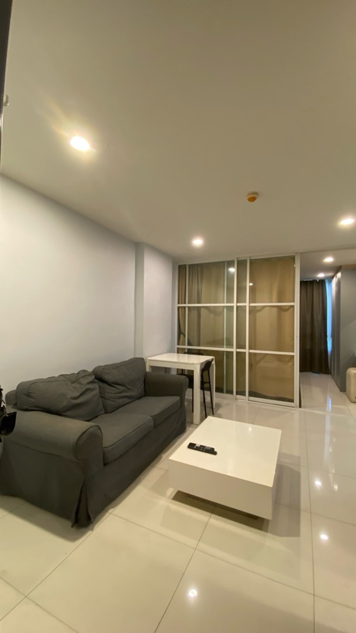 ให้เช่าคอนโดพัฒนาการ ศรีนครินทร์ : ✅ รีบจองด่วน ก่อนปิดดิว New ขนาด 37  ตร.ม. New  1 น 1 น้ำ เพียง 9,500/ด คอนโดอิลิเม้นท์  วิวสระว่ายน้ำ ห้องสวยมาก อยู่สบาย เฟอร์นิเจอร์ครบ เครื่องใช้ไฟฟ้า ครบพร้อม เครื่องซักผ้า ป้าแหม่ม Tel/Line:0992982923 nuk2/6/243