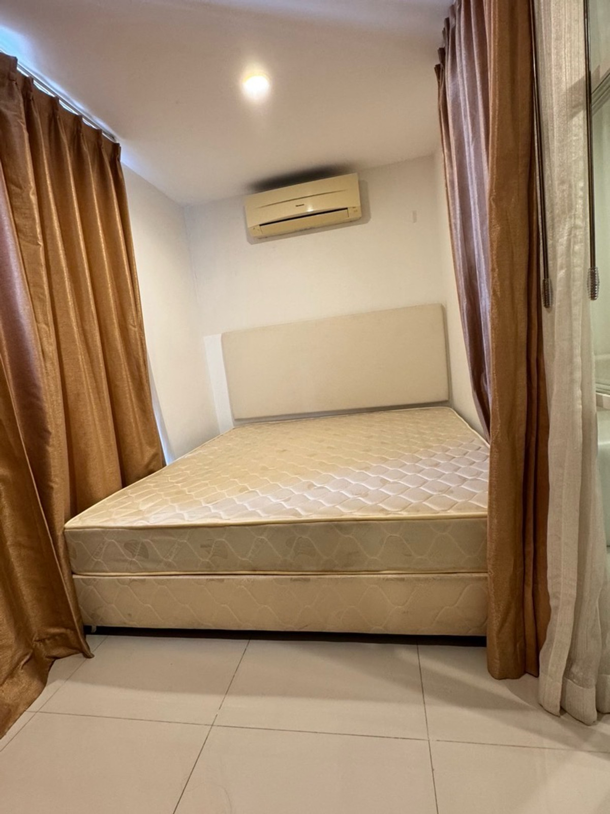 For RentCondoPattanakan, Srinakarin : ✅ NEW 📍9,000 .-/ Swimming pool view, size 37 sq.m., New 1, 1 water, condo, Ilime, beautiful room, comfortable furniture Complete electrical appliances with washing machine, Aunt Mam Tel: 0992982923 Lineid: 0644740951 CH2/3