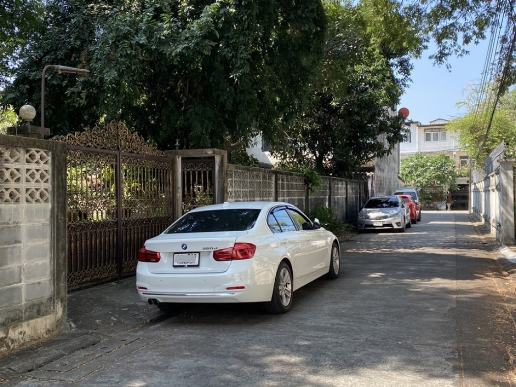 For SaleLandRamkhamhaeng, Hua Mak : Land for sale in Soi Lat Phrao 109 Intersection 3, area 50 sq.w., suitable for building a house