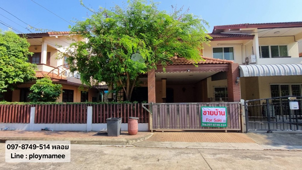 For SaleHousePathum Thani,Rangsit, Thammasat : Urgent sale, Garden Home Village, semi-detached house, good condition, Soi Phahonyothin 60, at the beginning of the project. Near Don Mueang Airport Near Bangkok Gate