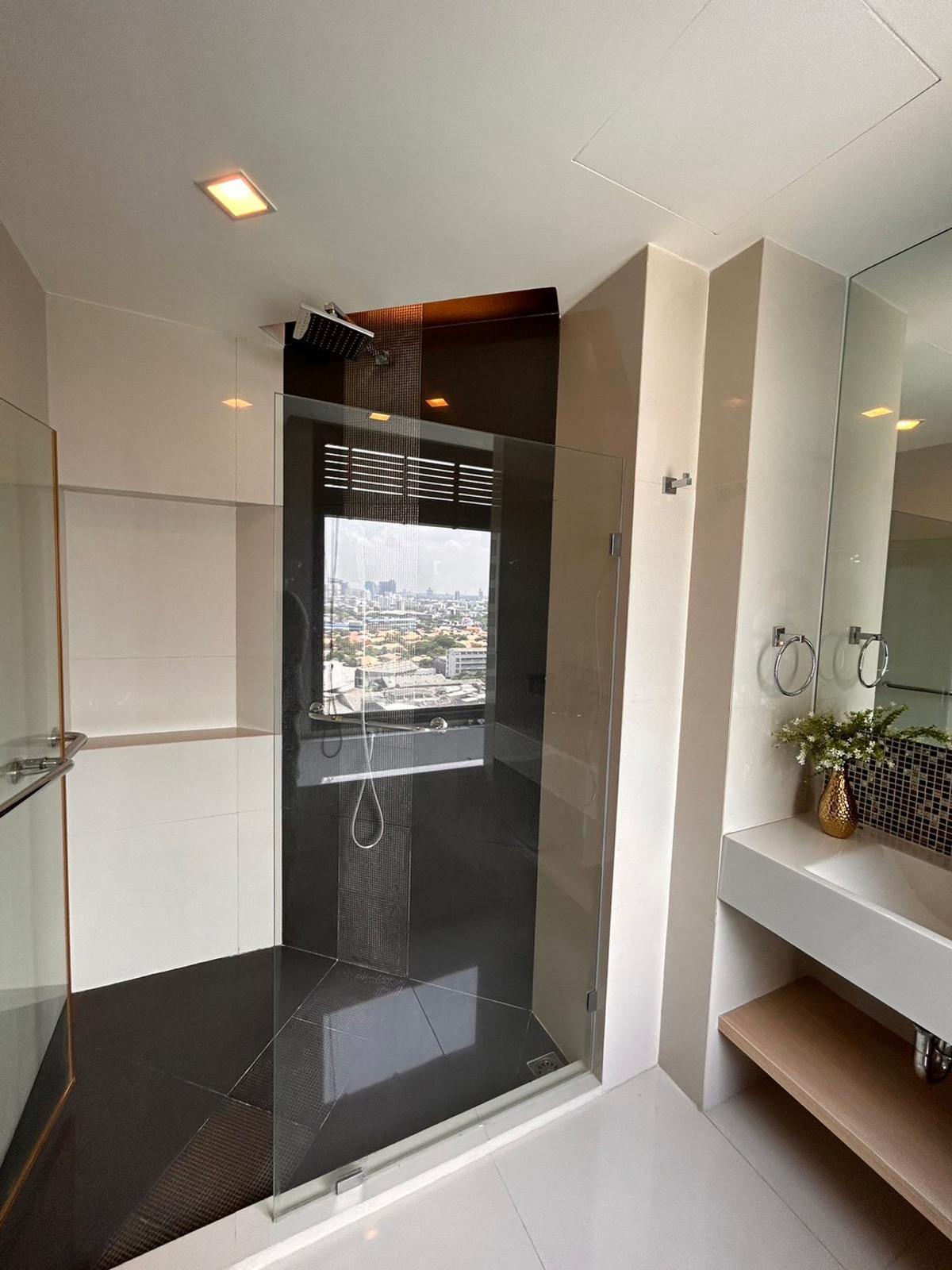 ให้เช่าคอนโดอ่อนนุช อุดมสุข : Rhythm Sukhumvit 44/1 ✨ Fully furnished with bathtub  📞 Line : @pukkhome (with @)