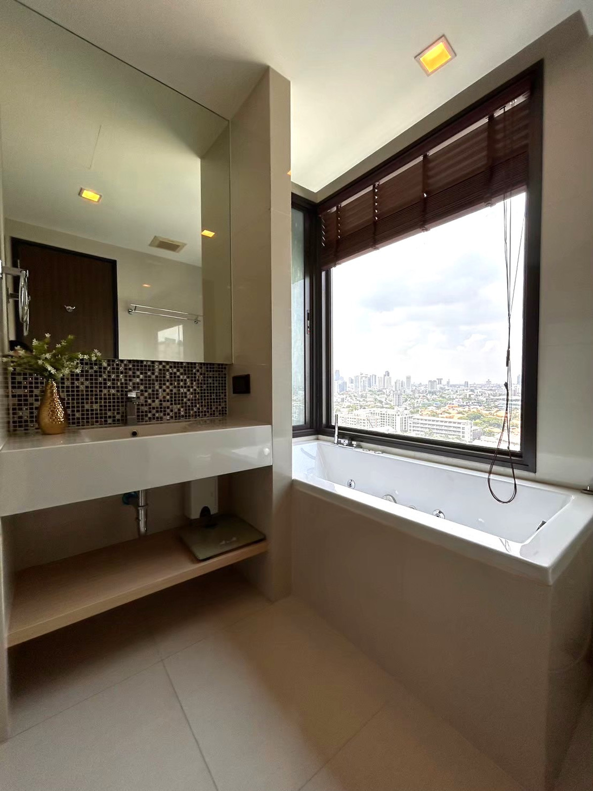 ให้เช่าคอนโดอ่อนนุช อุดมสุข : Rhythm Sukhumvit 44/1 ✨ Fully furnished with bathtub  📞 Line : @pukkhome (with @)