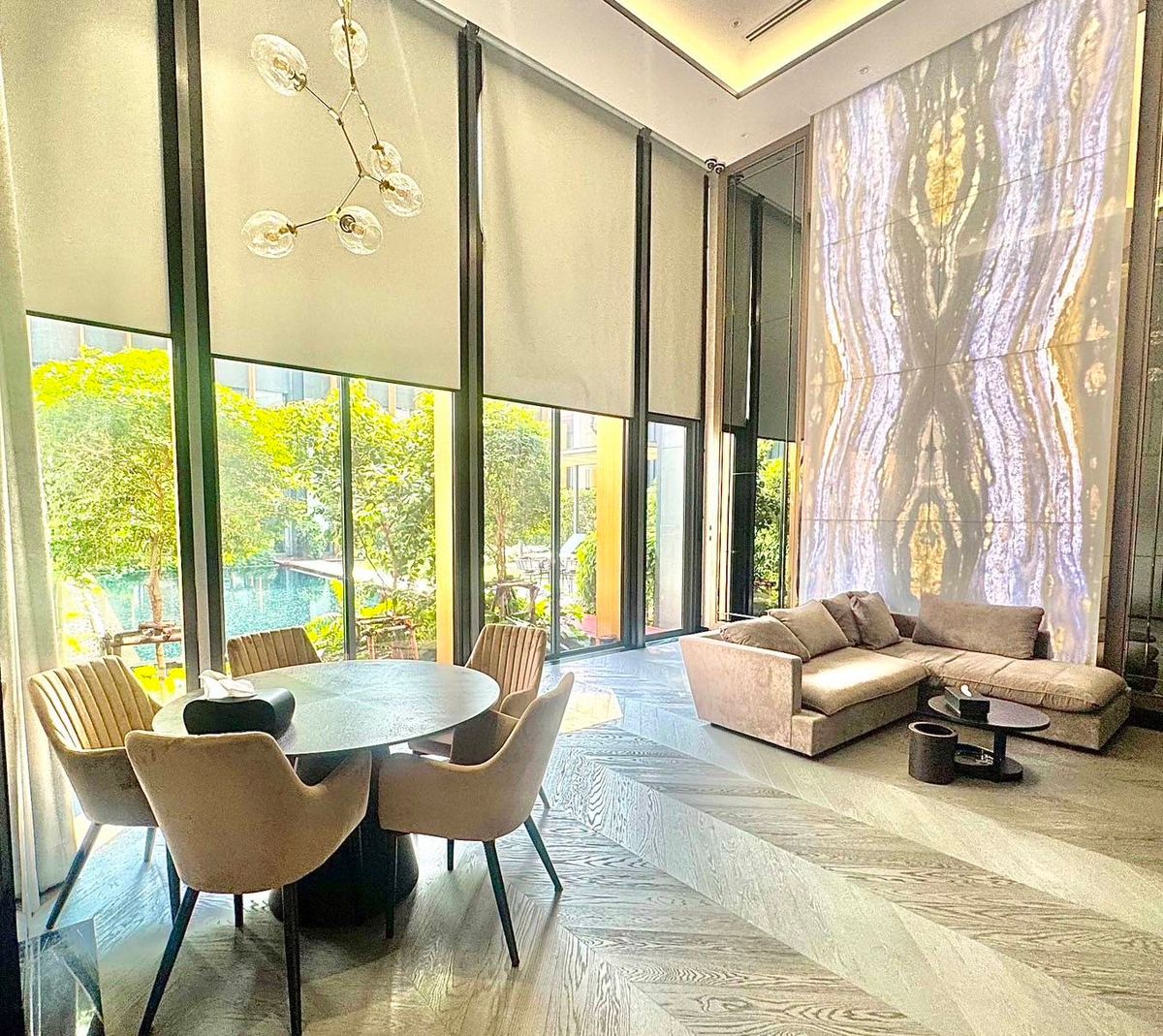 ให้เช่าคอนโดสุขุมวิท อโศก ทองหล่อ : Lumpini Sukhumvit 24 2 bedrooms  For Rent