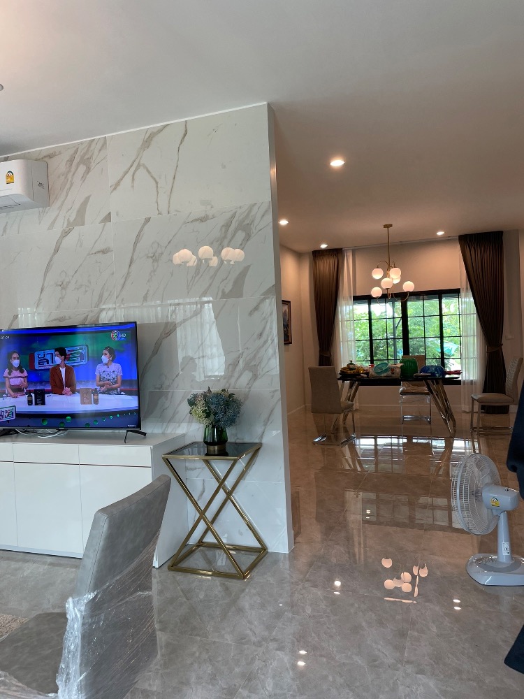 For SaleHouseAng Thong : House for sale with a resort atmosphere, has a pond, lots of fish in the pond, trees, various kinds of fruit, ready to move in, perfect for living. or cafe business