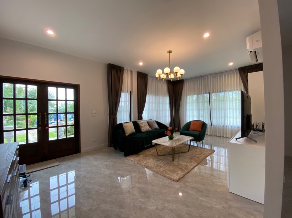 For SaleHouseAng Thong : House for sale with a resort atmosphere, has a pond, lots of fish in the pond, trees, various kinds of fruit, ready to move in, perfect for living. or cafe business