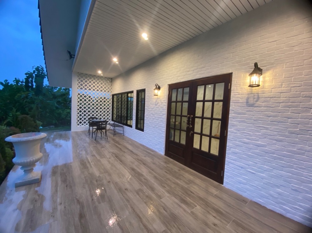 For SaleHouseAng Thong : House for sale with a resort atmosphere, has a pond, lots of fish in the pond, trees, various kinds of fruit, ready to move in, perfect for living. or cafe business