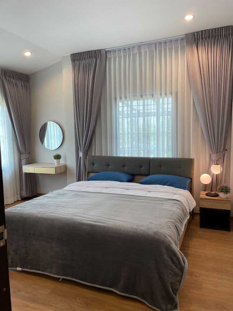 For SaleHouseAng Thong : House for sale with a resort atmosphere, has a pond, lots of fish in the pond, trees, various kinds of fruit, ready to move in, perfect for living. or cafe business