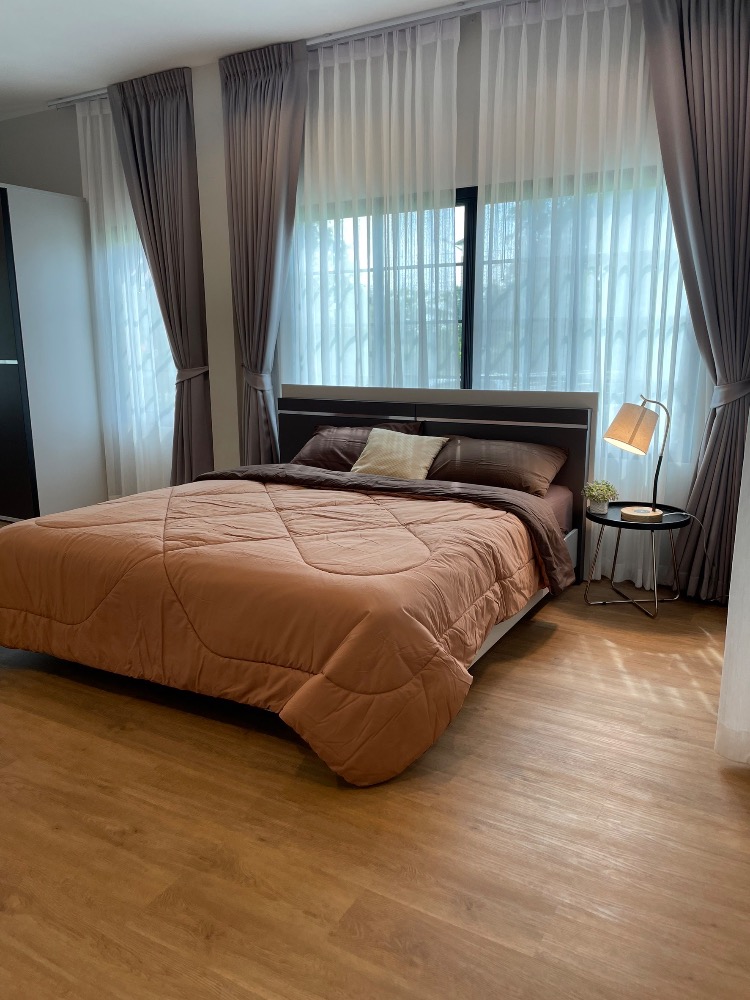 For SaleHouseAng Thong : House for sale with a resort atmosphere, has a pond, lots of fish in the pond, trees, various kinds of fruit, ready to move in, perfect for living. or cafe business