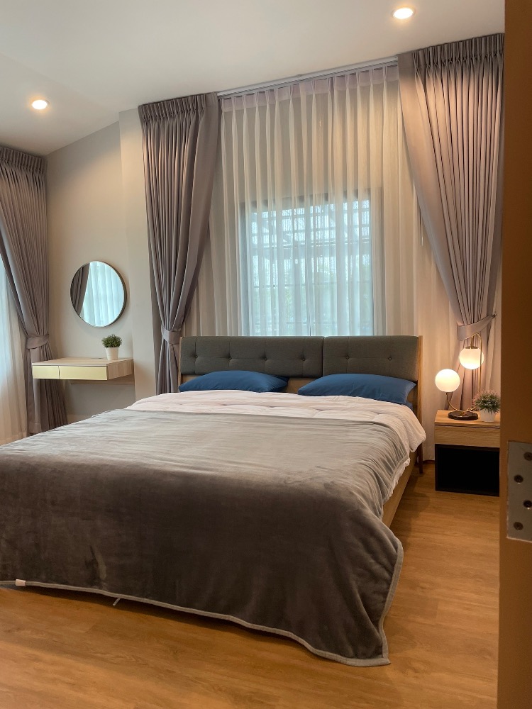 For SaleHouseAng Thong : House for sale with a resort atmosphere, has a pond, lots of fish in the pond, trees, various kinds of fruit, ready to move in, perfect for living. or cafe business