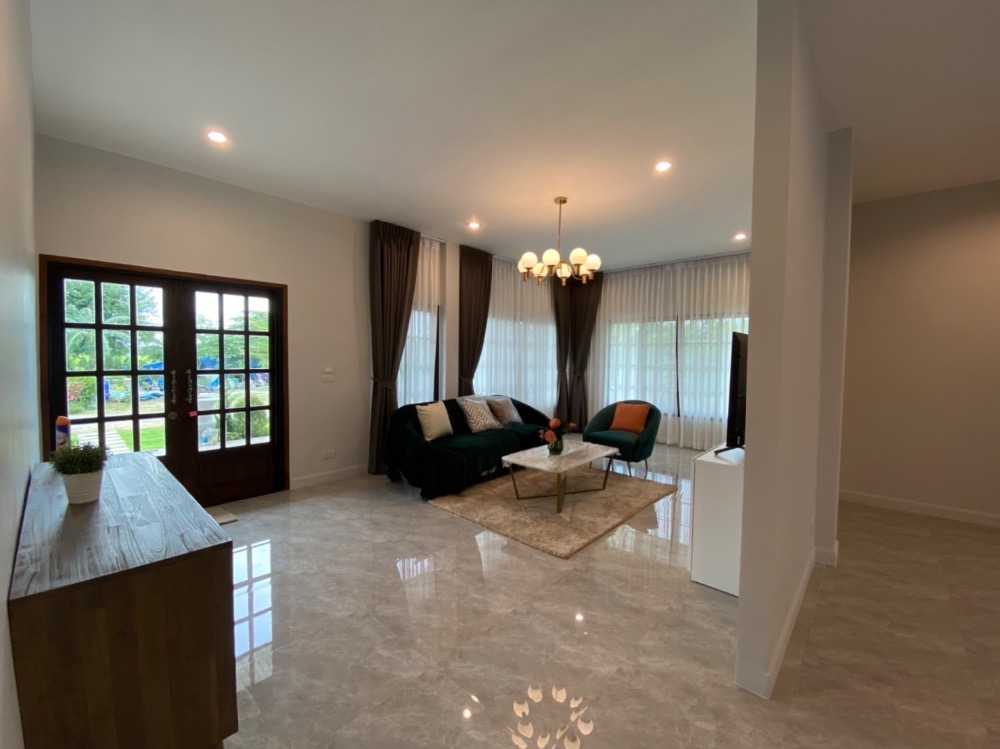 For SaleHouseAng Thong : House for sale with a resort atmosphere, has a pond, lots of fish in the pond, trees, various kinds of fruit, ready to move in, perfect for living. or cafe business