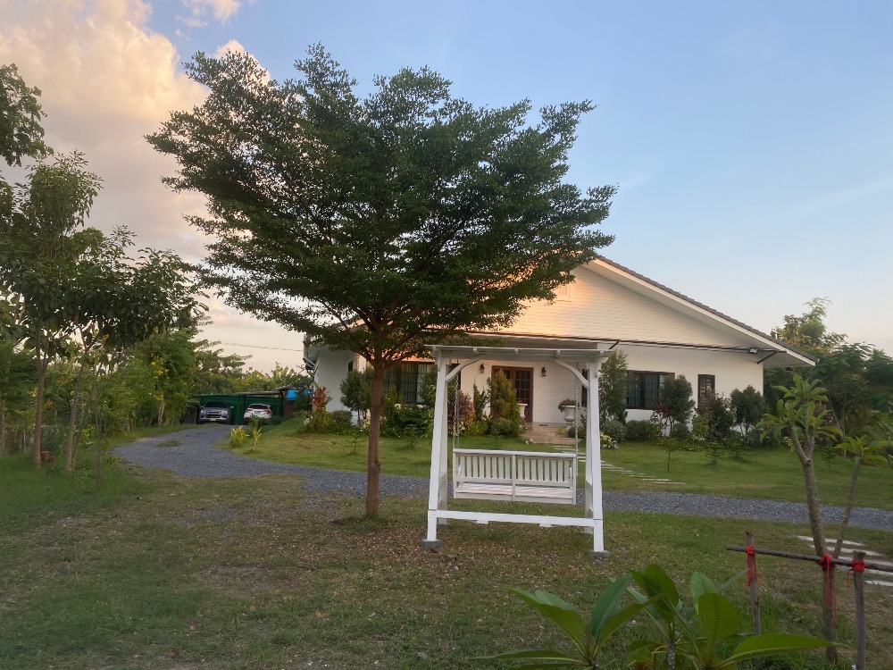 For SaleHouseAng Thong : House for sale with a resort atmosphere, has a pond, lots of fish in the pond, trees, various kinds of fruit, ready to move in, perfect for living. or cafe business