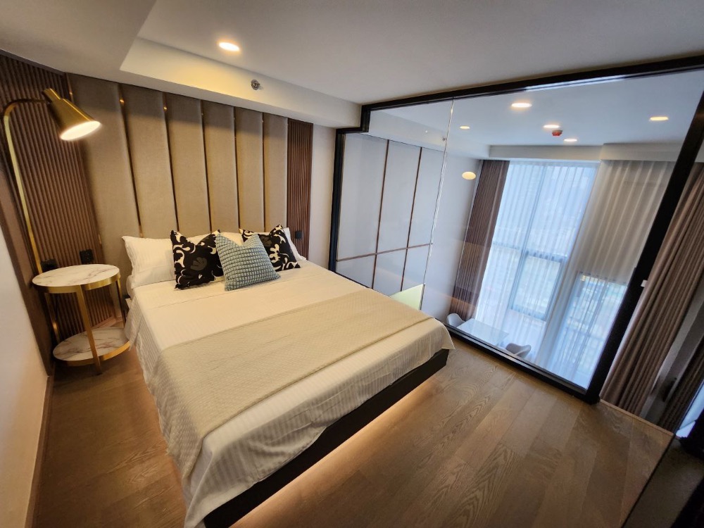 For RentCondoSiam Paragon ,Chulalongkorn,Samyan : Park Origin Chula Samyan【𝐑𝐄𝐍𝐓】🔥Glass room on the 2nd floor, decorated in a simple, elegant way. Fully furnished, in the heart of the city, near MRT Samyan 🔥 Contact Line ID: @hacondo